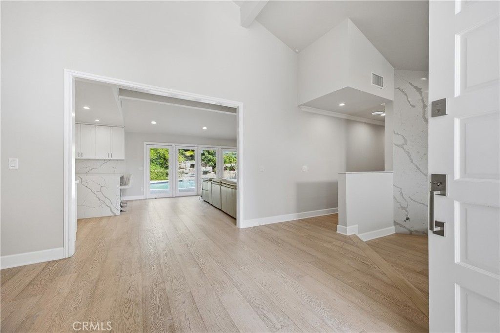 Photo of 9867 Whitwell Dr, Beverly Hills, CA 90210 (MLS # SR26071740)