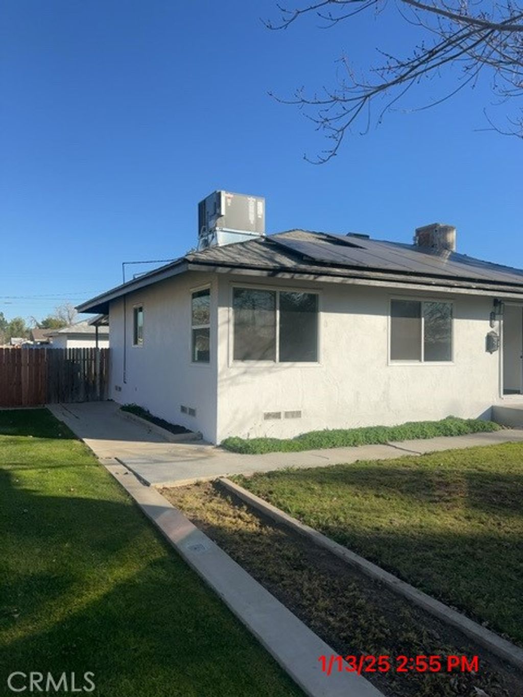 Photo of 714 Wistaria St, Bakersfield, CA 93308 (MLS # DW26094189)