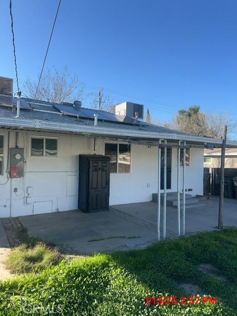 Photo of 714 Wistaria St, Bakersfield, CA 93308 (MLS # DW26094189)