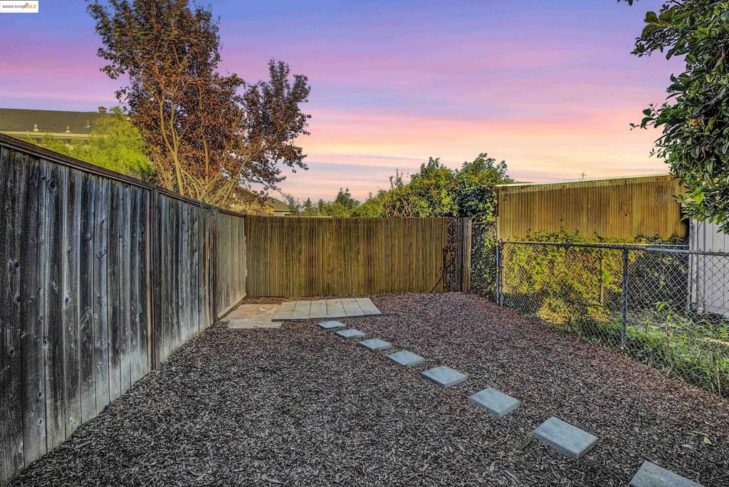 NORTH OAKLAND - Residential Income