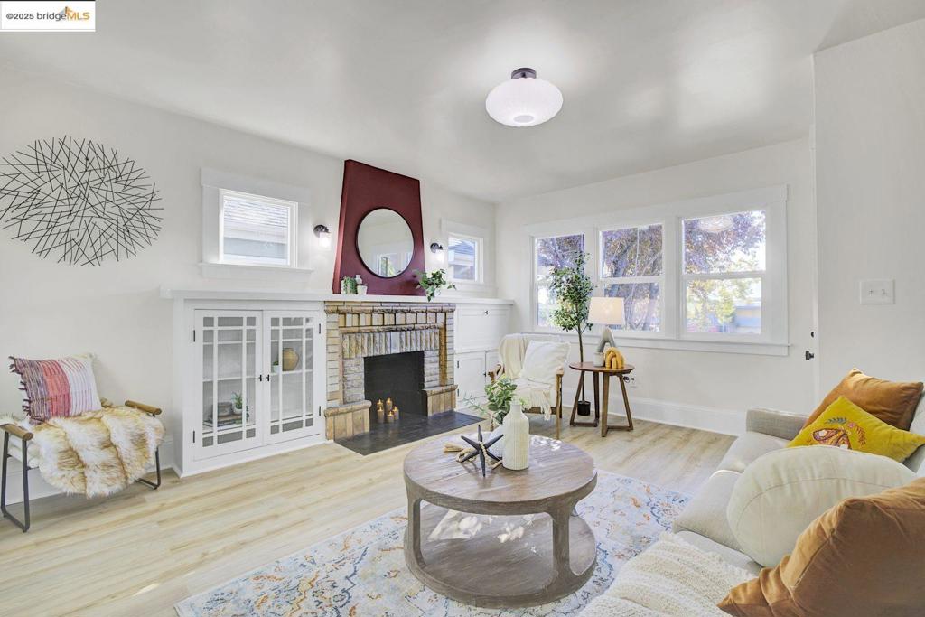 NORTH OAKLAND - Residential Income