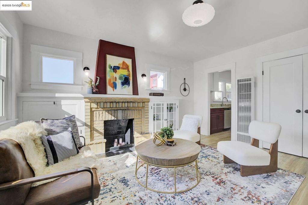 NORTH OAKLAND - Residential Income