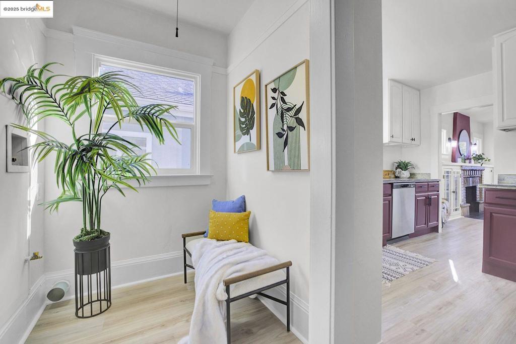 NORTH OAKLAND - Residential Income