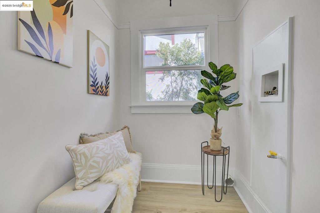 NORTH OAKLAND - Residential Income
