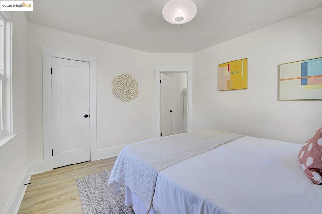 NORTH OAKLAND - Residential Income