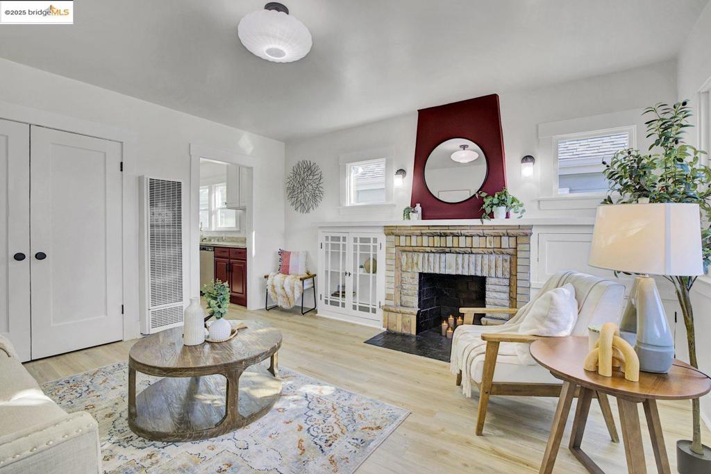 NORTH OAKLAND - Residential Income