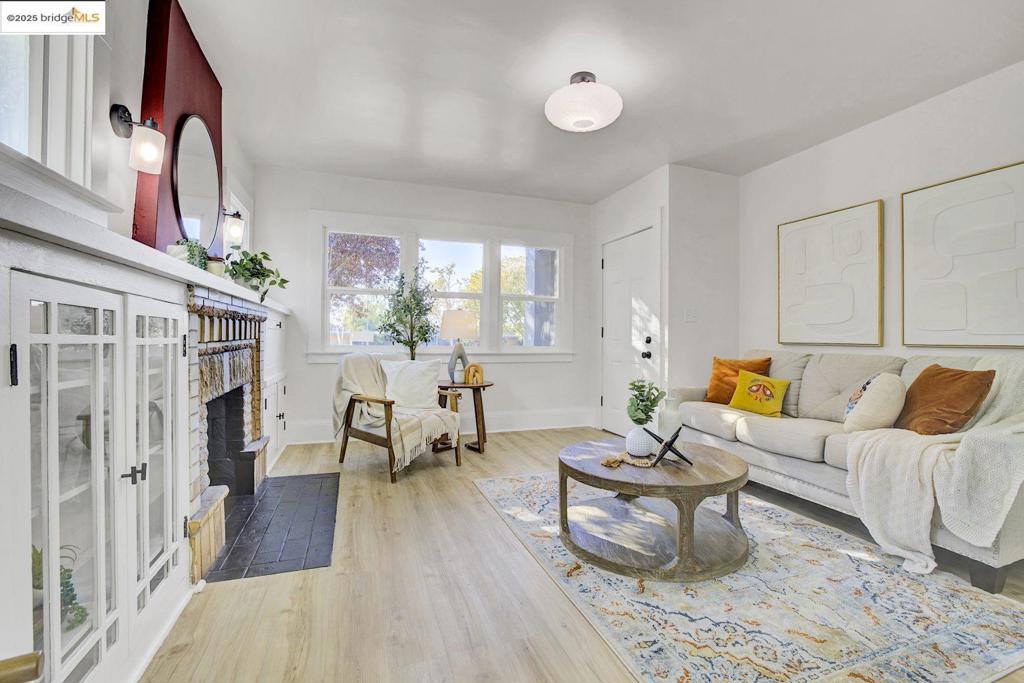 NORTH OAKLAND - Residential Income
