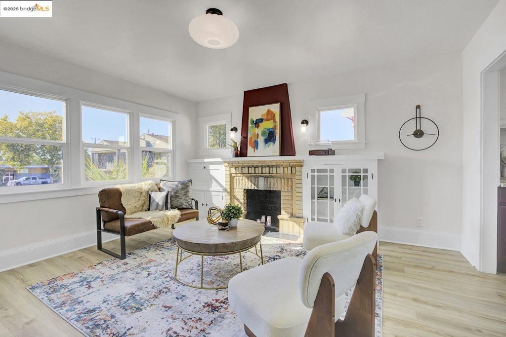 NORTH OAKLAND - Residential Income