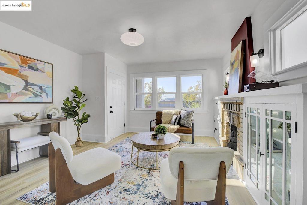 NORTH OAKLAND - Residential Income