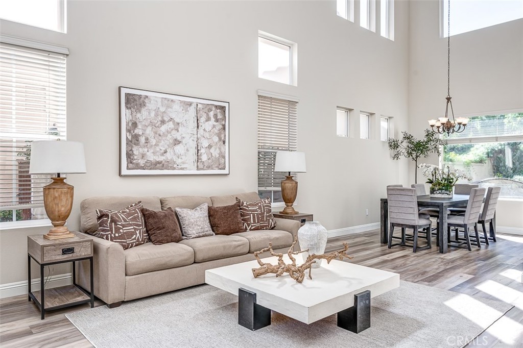 1830 W Cooper Court