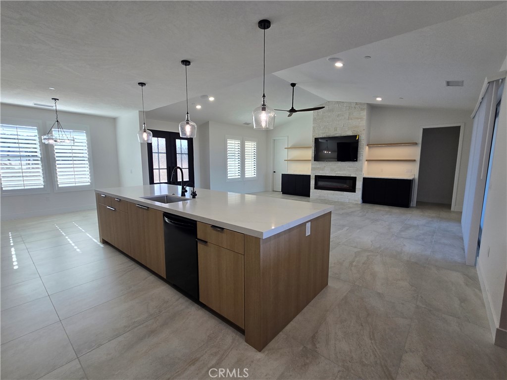 6221 Merced