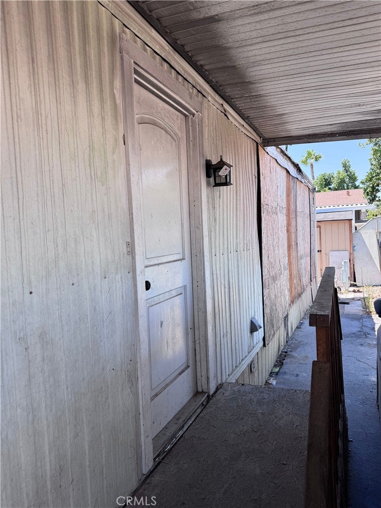 1025 S riverside 54