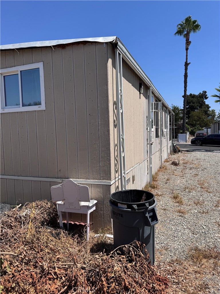 1025 S riverside 54