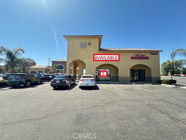 Multi-tenants Monarch Plaza has Retail end cap space Available for Lease. Suite S +/- 950 sf. Asking Rent $1.45 psf/month + NNN (0.35 psf). Rent $1,710/month includes NNN + electricity & gas. Great location next to Victor Bowl, near freeway 15, Hotels, Restaurants, Theatre & Mall.