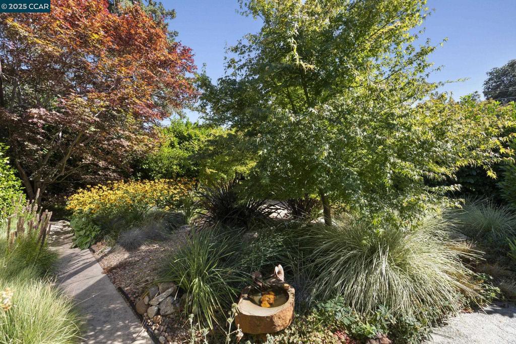 LAS LOMITAS - Residential