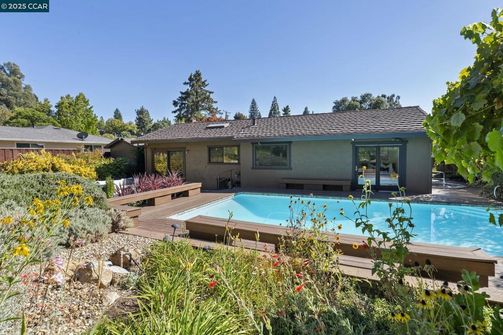 LAS LOMITAS - Residential