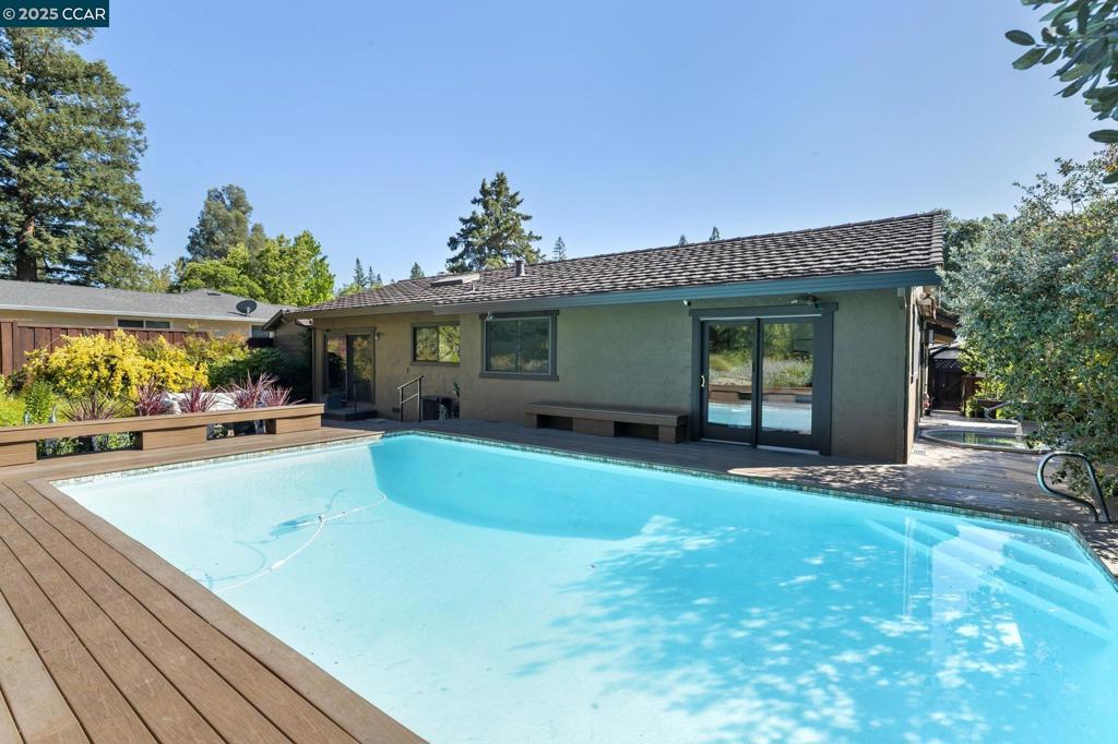 LAS LOMITAS - Residential