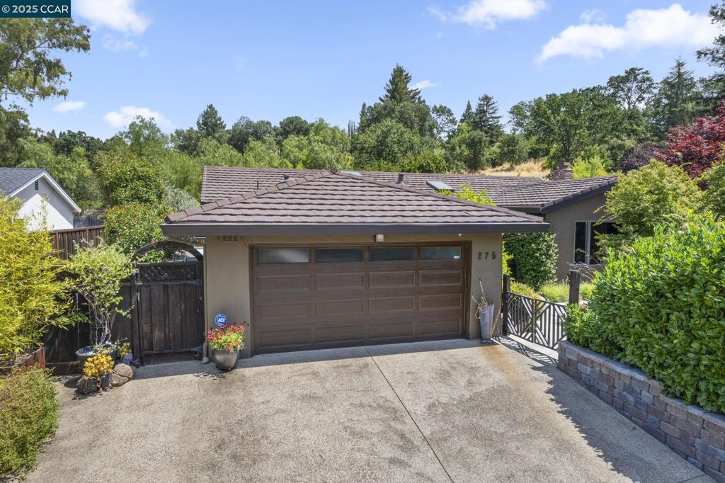 LAS LOMITAS - Residential