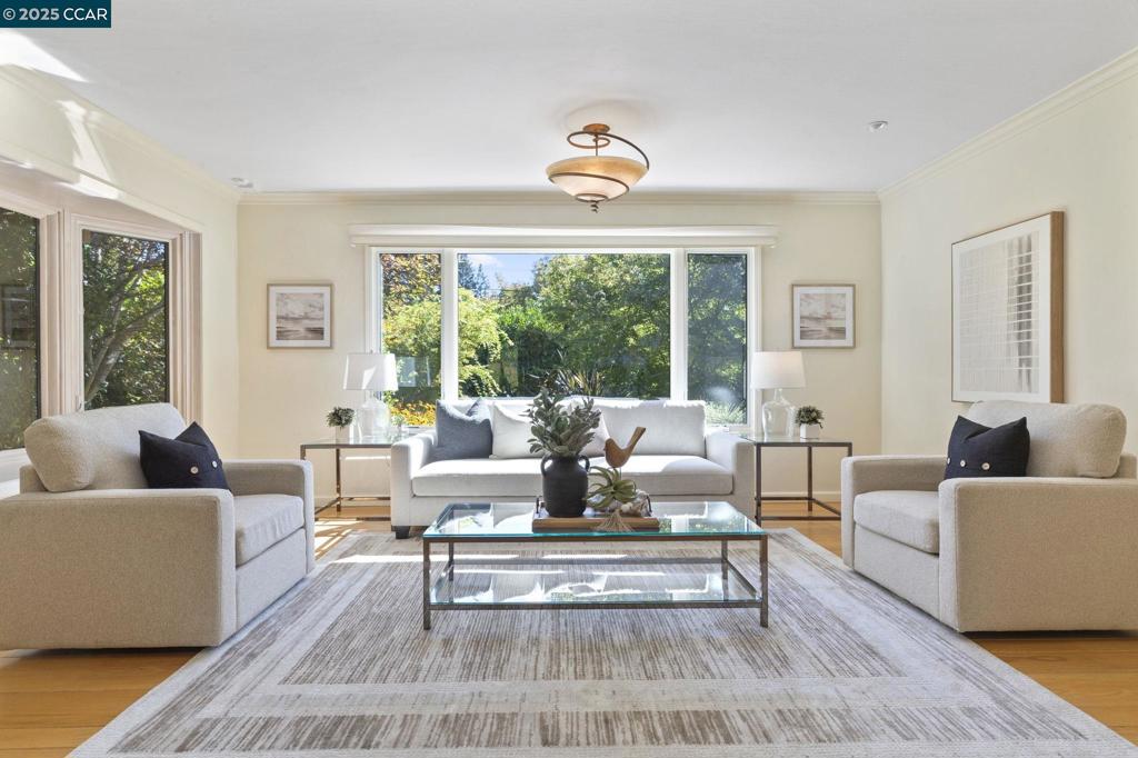 LAS LOMITAS - Residential