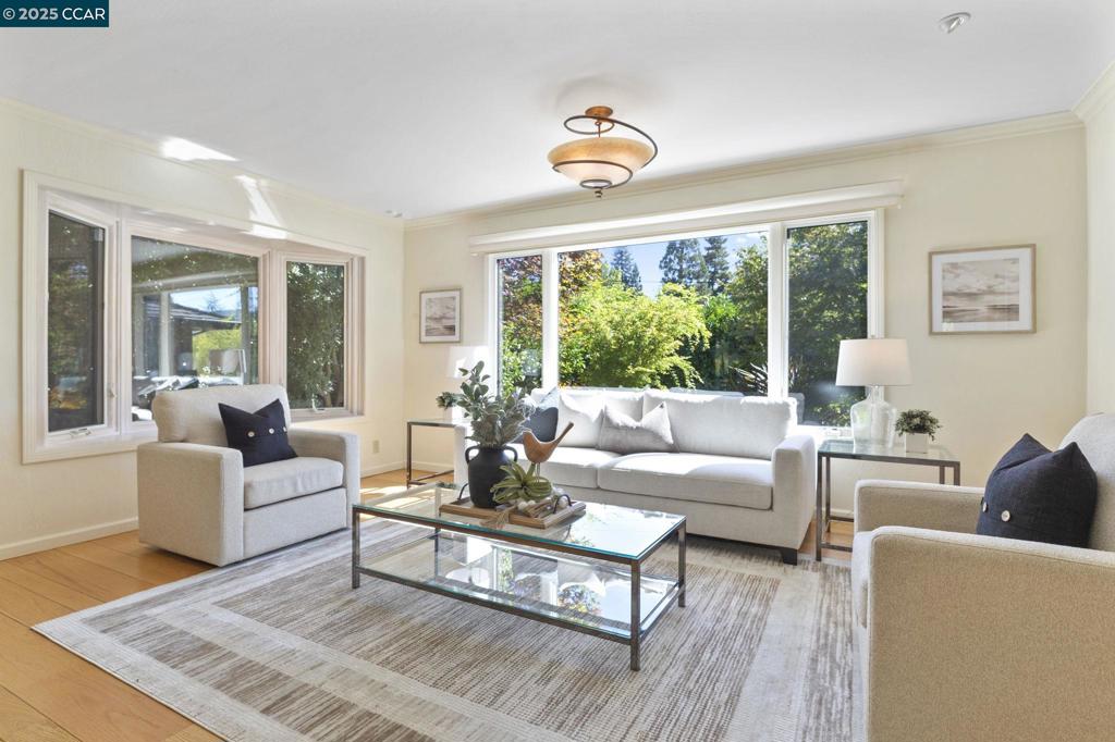 LAS LOMITAS - Residential