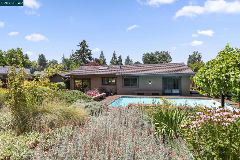 LAS LOMITAS - Residential