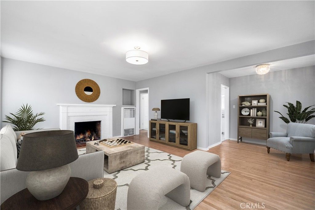 Photo of 2535 S S Bundy Dr, West Los Angeles, CA 90064 (MLS # SB25248886)