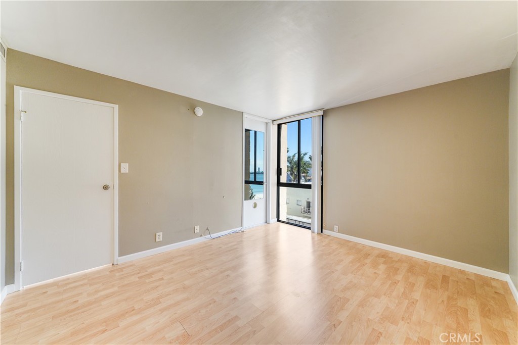 Queens Surf (QS) - Residential