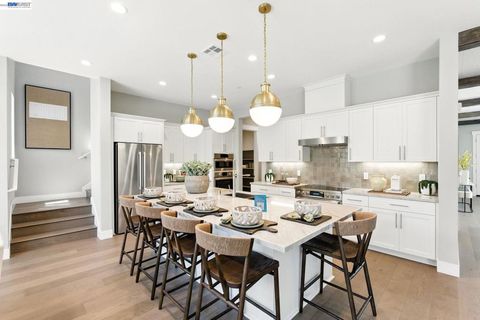 Photo of 1935 Ingalls Way Way, Dublin, CA 94568 (MLS # 41127812)