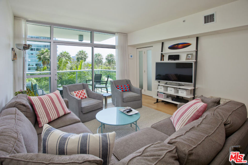 13700 Marina Pointe Drive 630