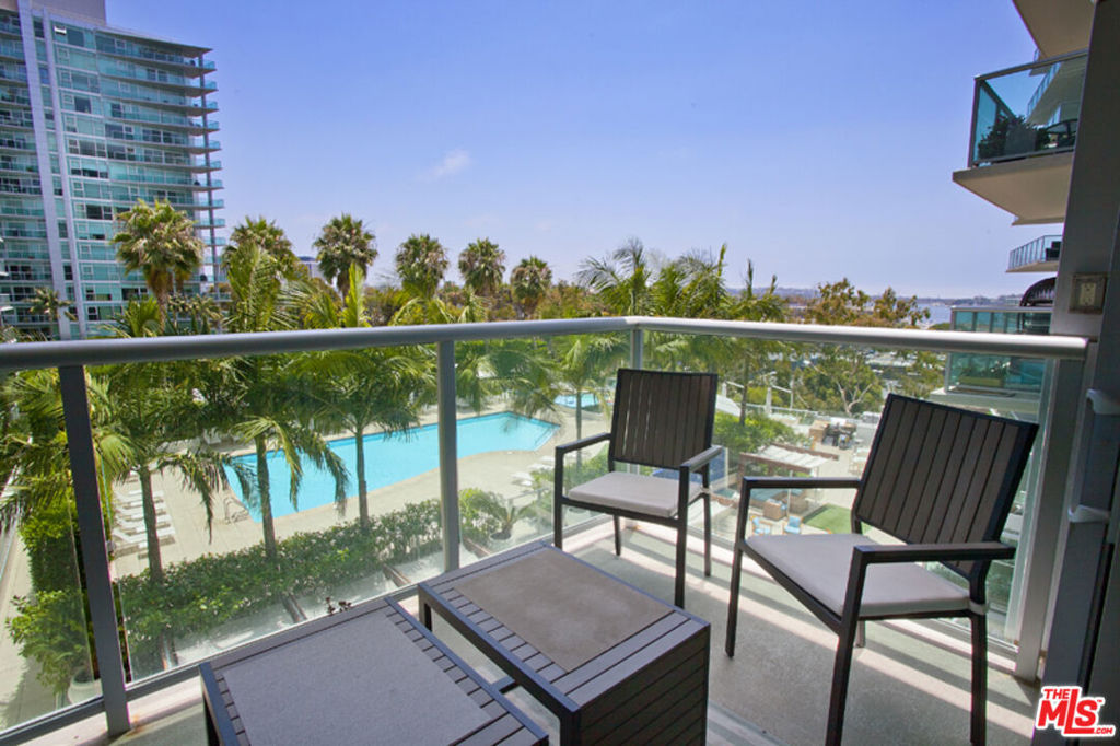 13700 Marina Pointe Drive 630