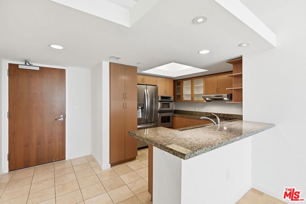 13700 Marina Pointe Drive 630