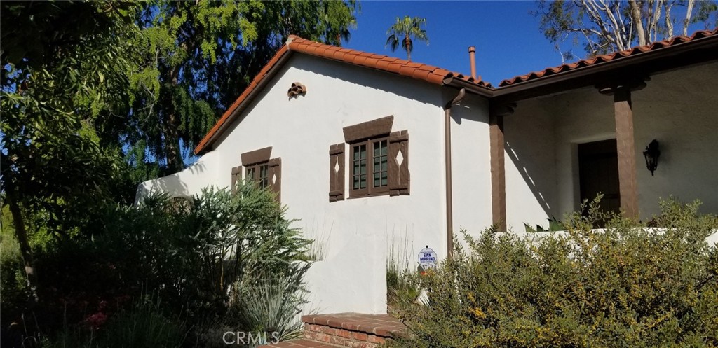 1900 Montrobles Place