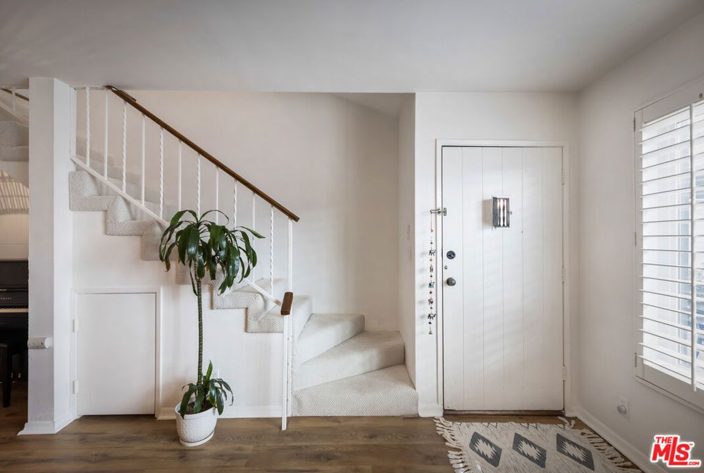 Photo of 14332 Dickens Street #7, Sherman Oaks, CA 91423 (MLS # 26835525)