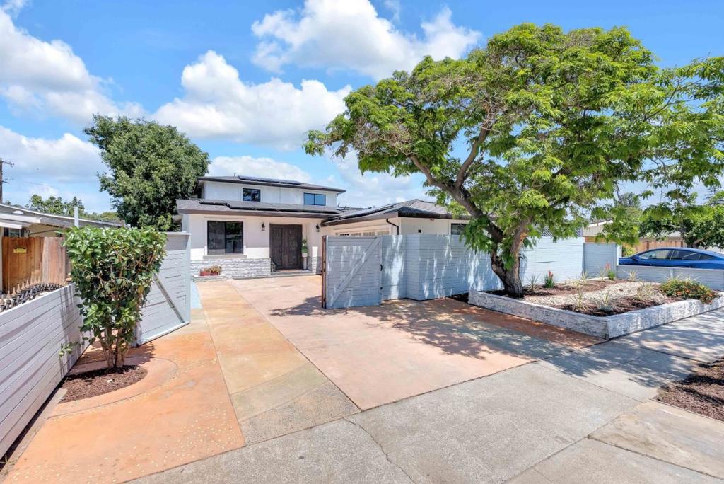 727 Lakehaven Drive