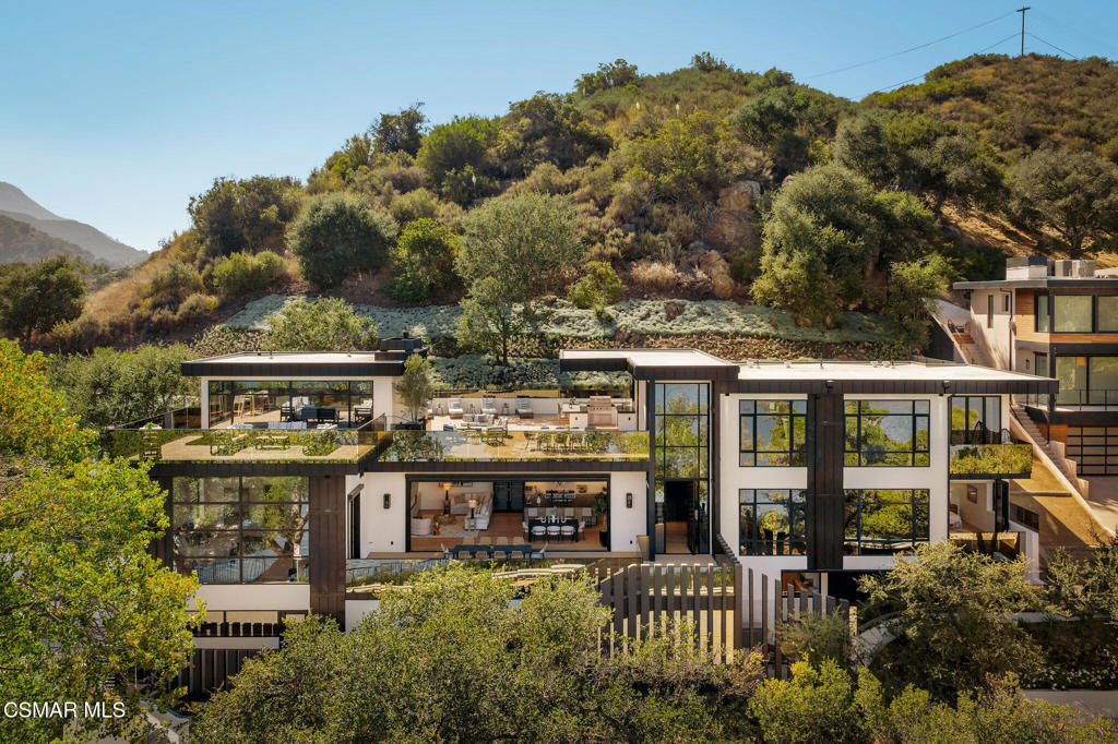 93 Lake Sherwood Drive