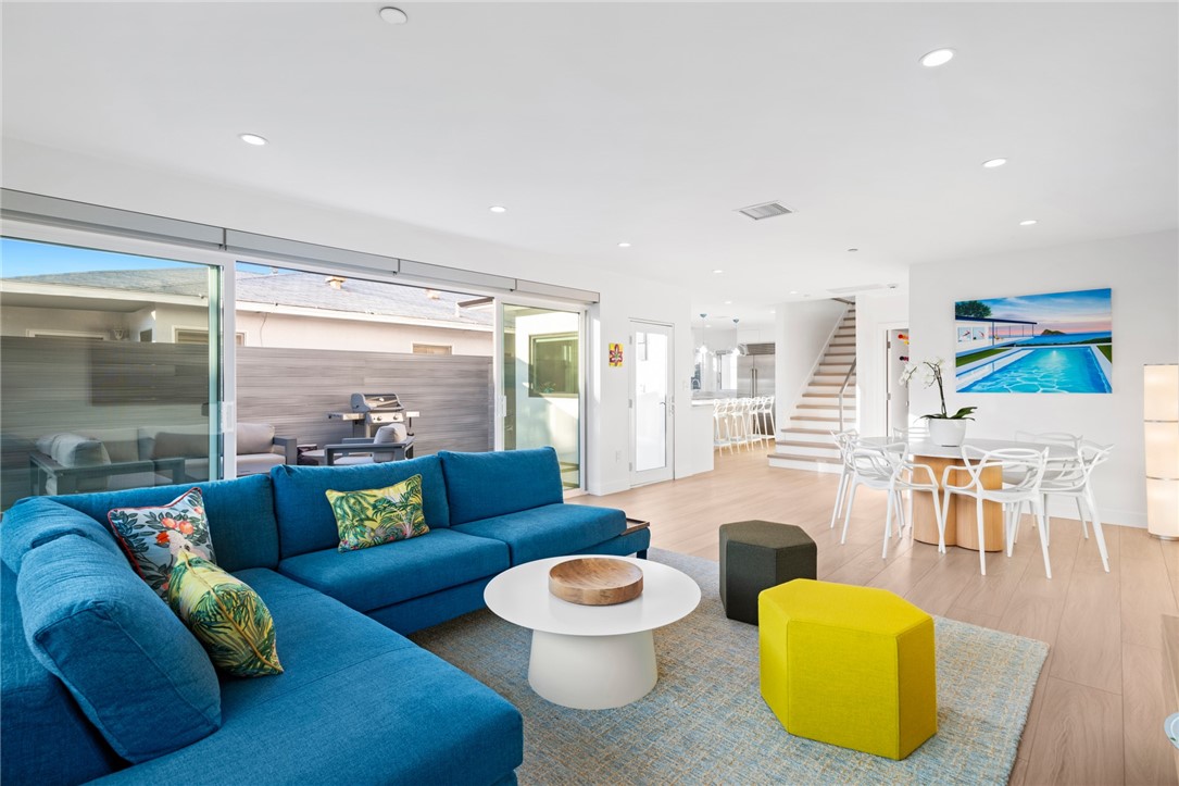 1576 E Ocean Boulevard