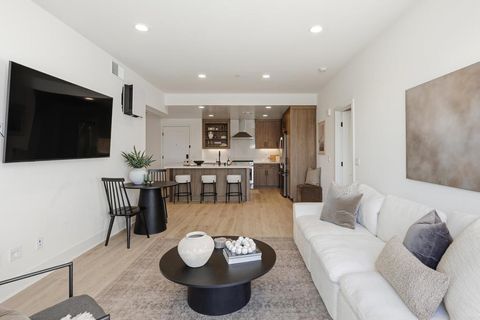 1107 Catania Court 203 Encinitas CA 92024