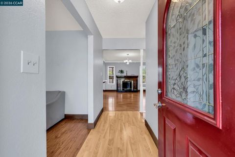 Photo of 79 79 Chipman Ln Ln, Suisun City, CA 94585 (MLS # 41123768)