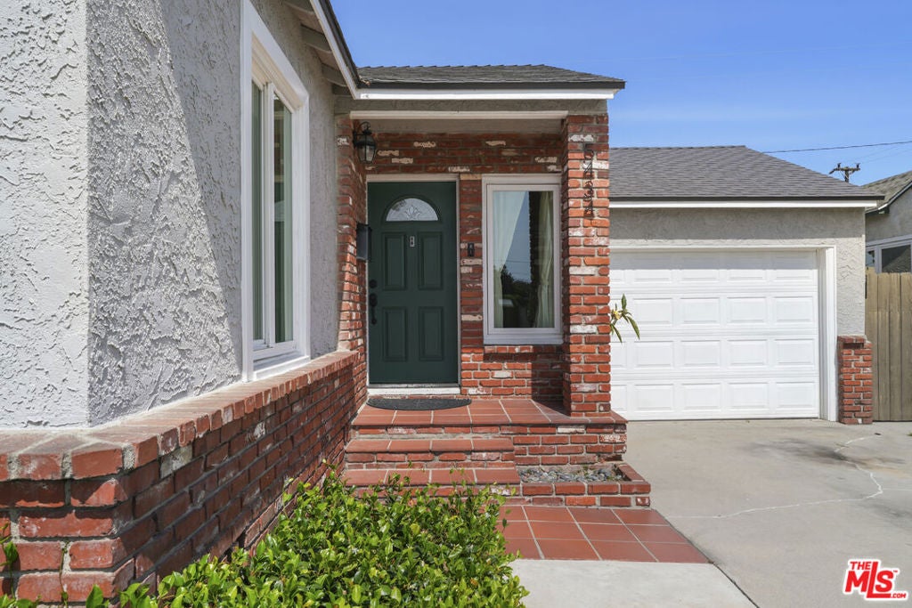 5434 Graywood Avenue
