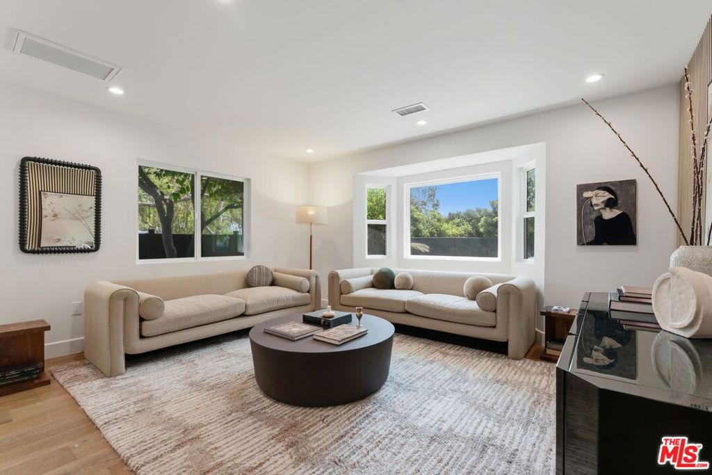 10811 Farragut Drive