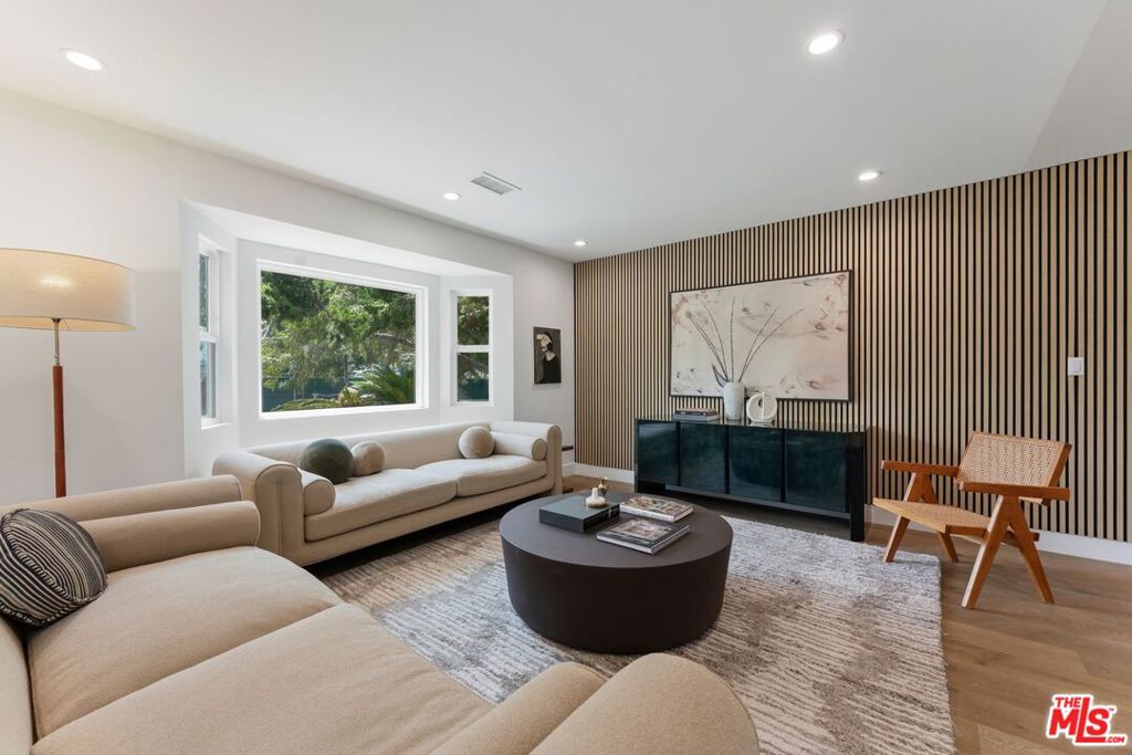 10811 Farragut Drive