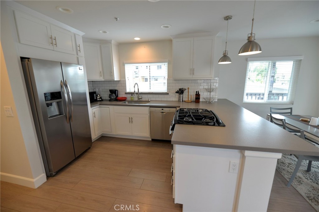 259 Avenida Granada B