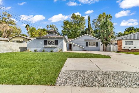 Photo of 8308 Zelzah, Northridge, CA 91325 (MLS # OC25264826)