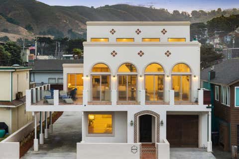 Photo of 1669 Beach Boulevard, Pacifica, CA 94044 (MLS # ML82054792)