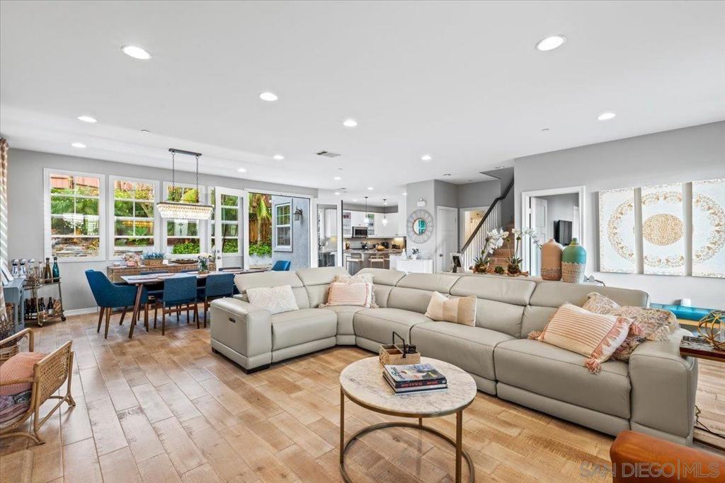 3736 Donna Ct