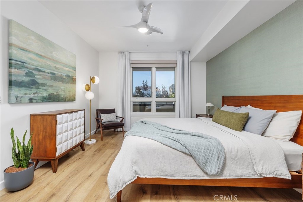 39 S Los Robles Avenue 5016