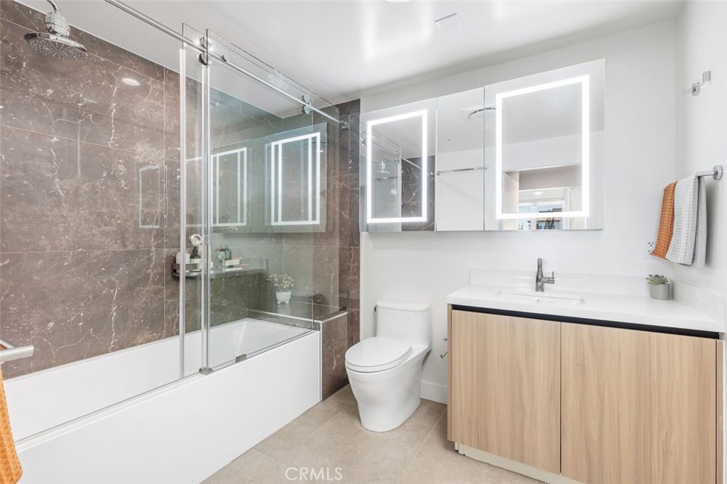 39 S Los Robles Avenue 5016