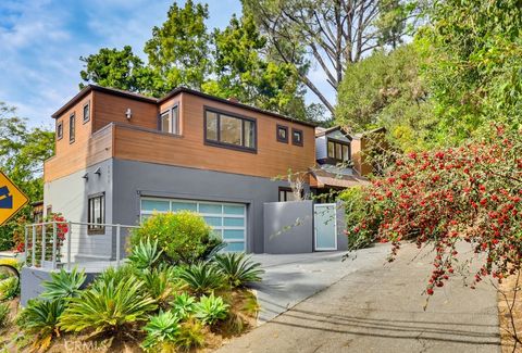 Photo of 9499 Cherokee Ln, Beverly Hills, CA 90210 (MLS # AR26041313)