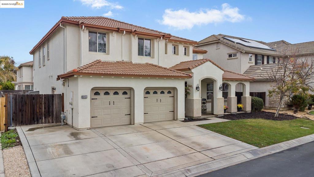 THE LAKES - Residential