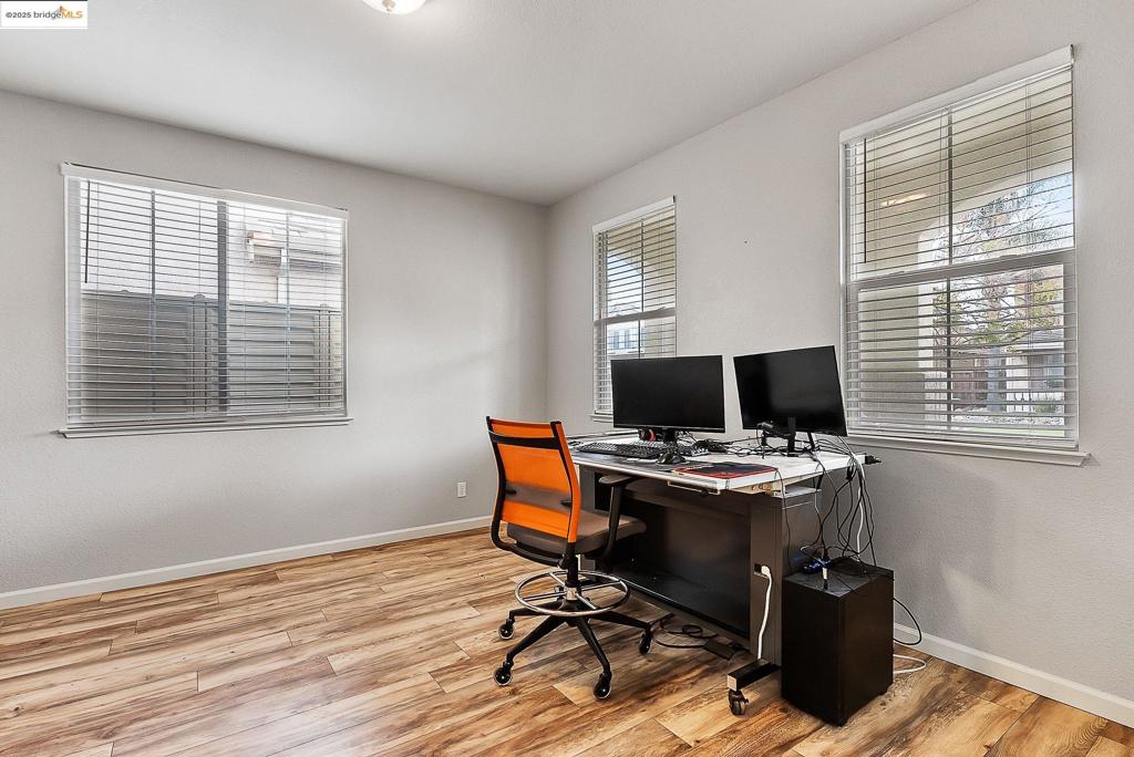 THE LAKES - Residential